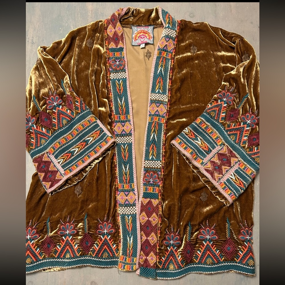 Johnny was velvet kimono medium new without tag